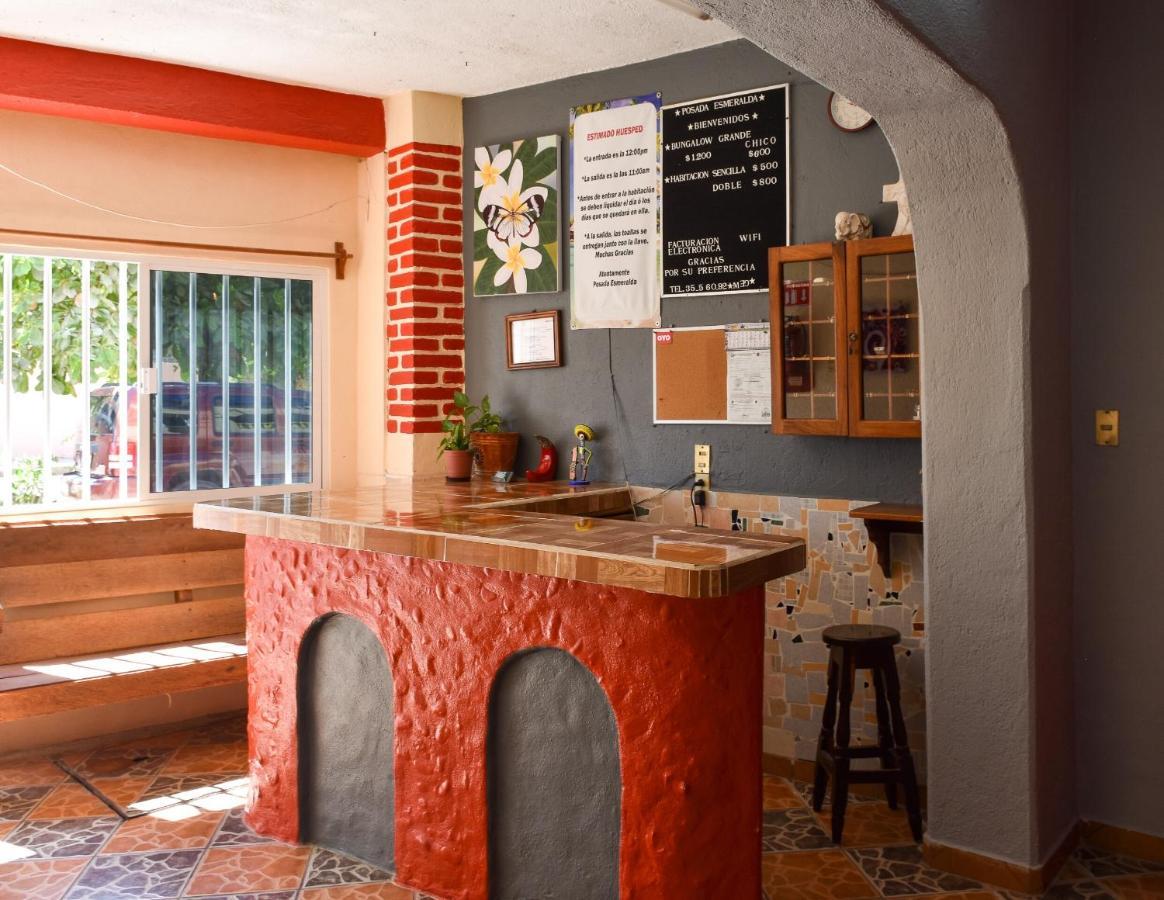 Oyo Hotel Posada Esmeralda San Patricio - Melaque Extérieur photo
